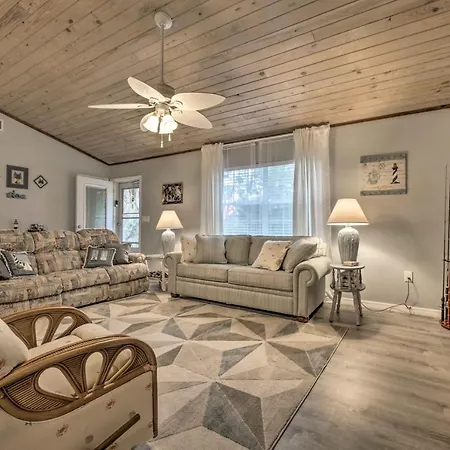 Crystal River Home With Dock, 1 Mile To Boat Launch